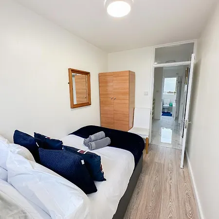 Cosy 3 Bedroom 3 Bathroom Flat With Private Garden- Maida Vale, Near Paddington Londra Esterno foto