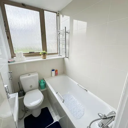 Cosy 3 Bedroom 3 Bathroom Flat With Private Garden- Maida Vale, Near Paddington Londra Esterno foto