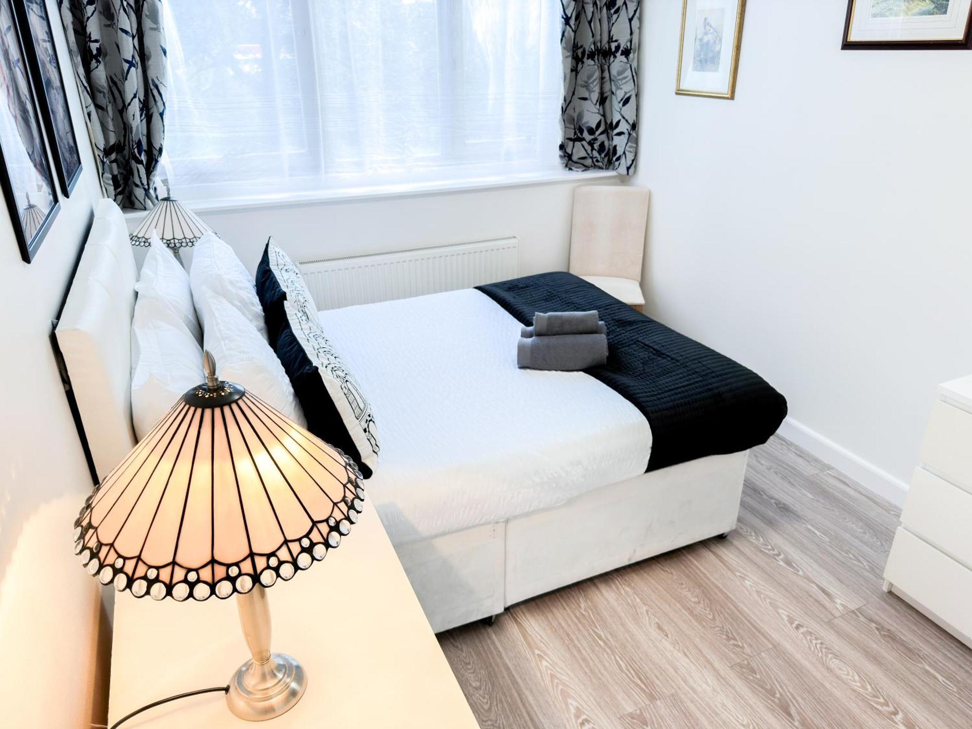 Cosy 3 Bedroom 3 Bathroom Flat With Private Garden- Maida Vale, Near Paddington Appartamento *